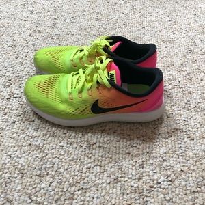 Women’s Nike Free Run 5.0 Summed Games Size 9